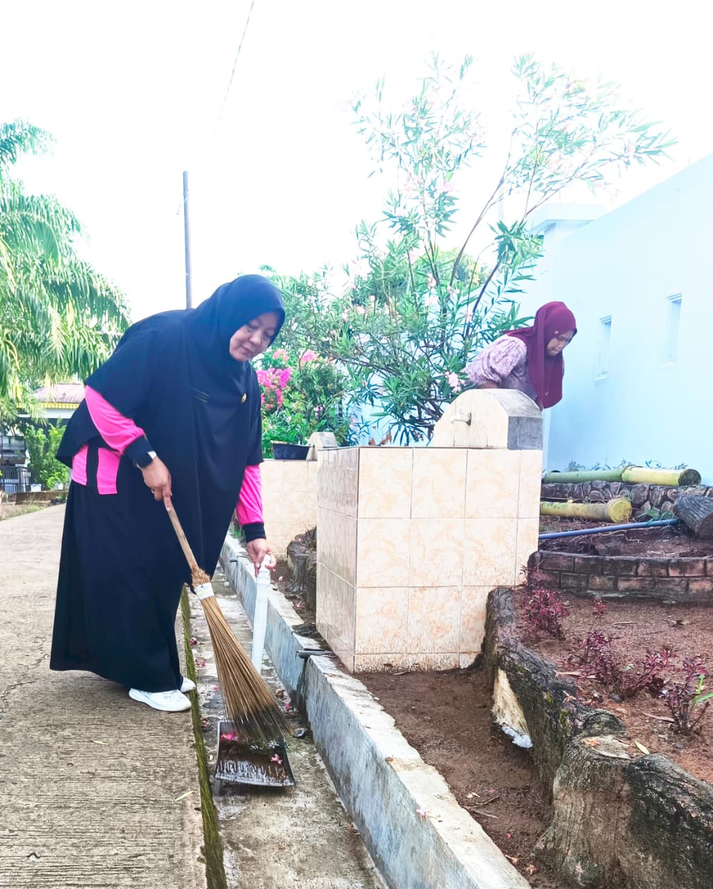 SMKN 4 Tebing Tinggi - Gotong Royong Wujud Kepedulian Lingkungan di SMK Negeri 4 Tebing Tinggi